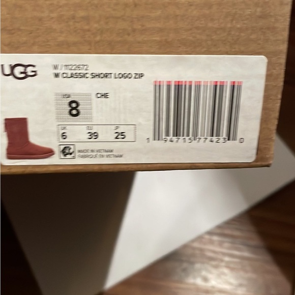 Chestnut Uggs woman - Picture 5 of 6